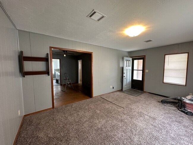 Foto del edificio - 6109 SE 5th St