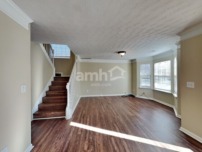 Building Photo - 7045 Tanners Creek Drive