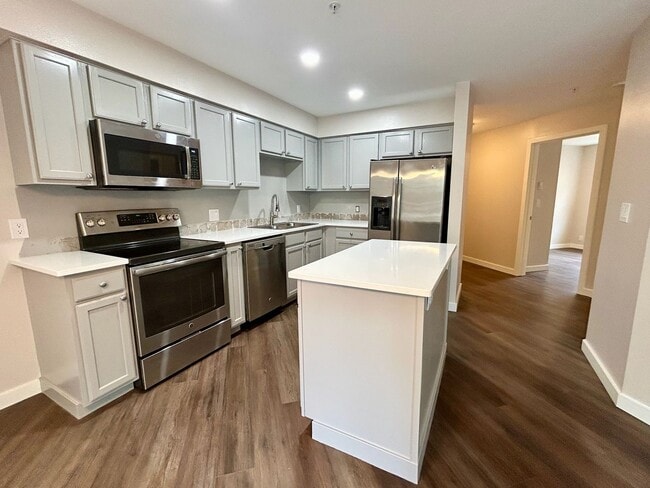 Building Photo - Capitol Hill Condominium
