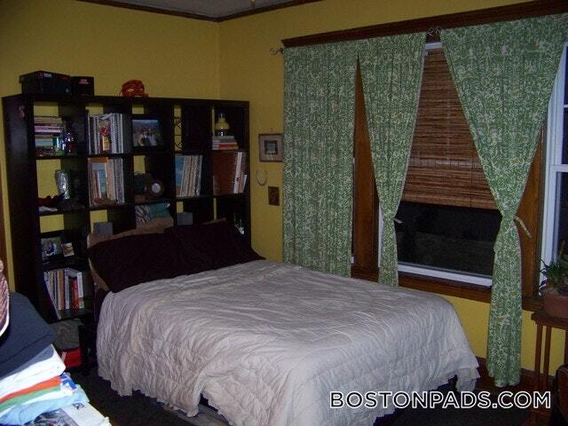 Building Photo - 21 Moraine St