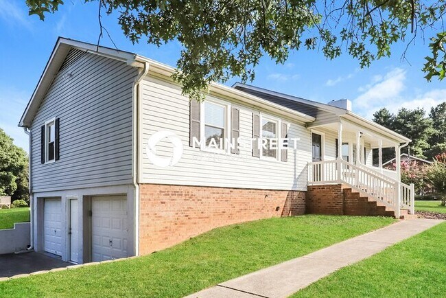 Foto del edificio - 3 Bedroom Pet-Friendly Home in LEXINGTON, ...