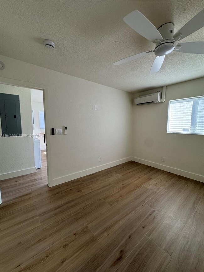 Building Photo - 1810 SW 93rd Ct