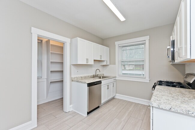 Foto del edificio - 1019 Dempster St