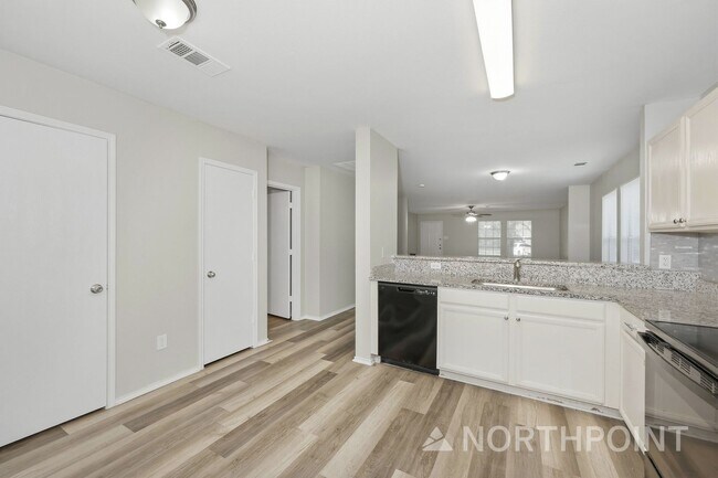 Foto del edificio - 4BR/2BA | Newly Renovated Single Family Home | 1-Car Garage Parking | In Dallas!