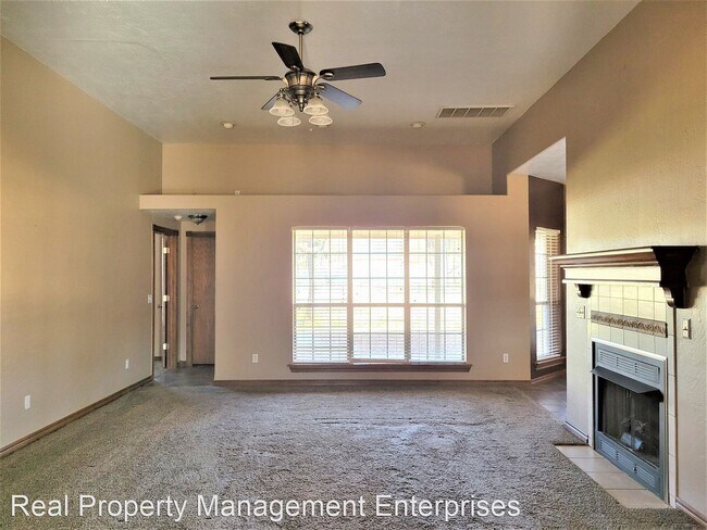 Building Photo - 3 br, 2 bath House - 1527 Fox Run Ln