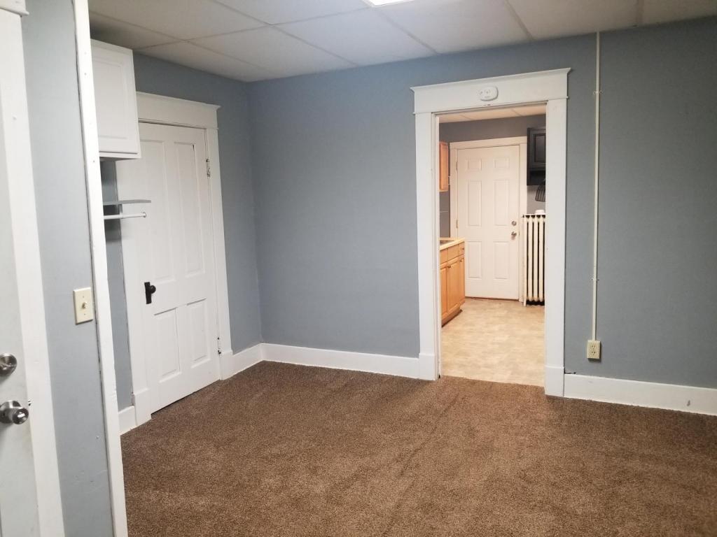 Foto principal - 714 W. Rollins