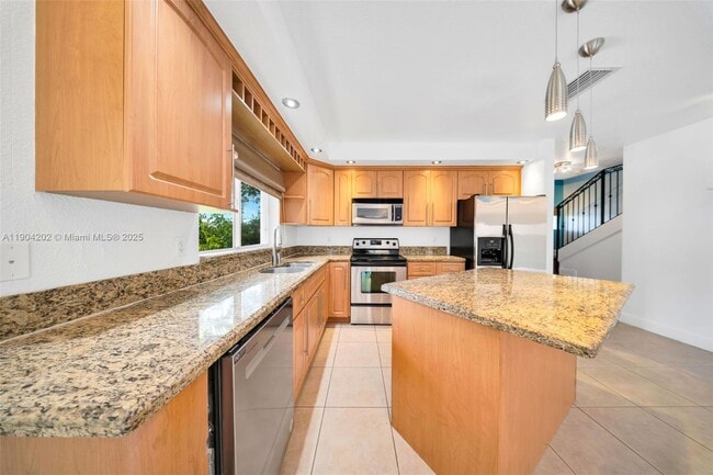 Foto del edificio - 2814 SW 27th St