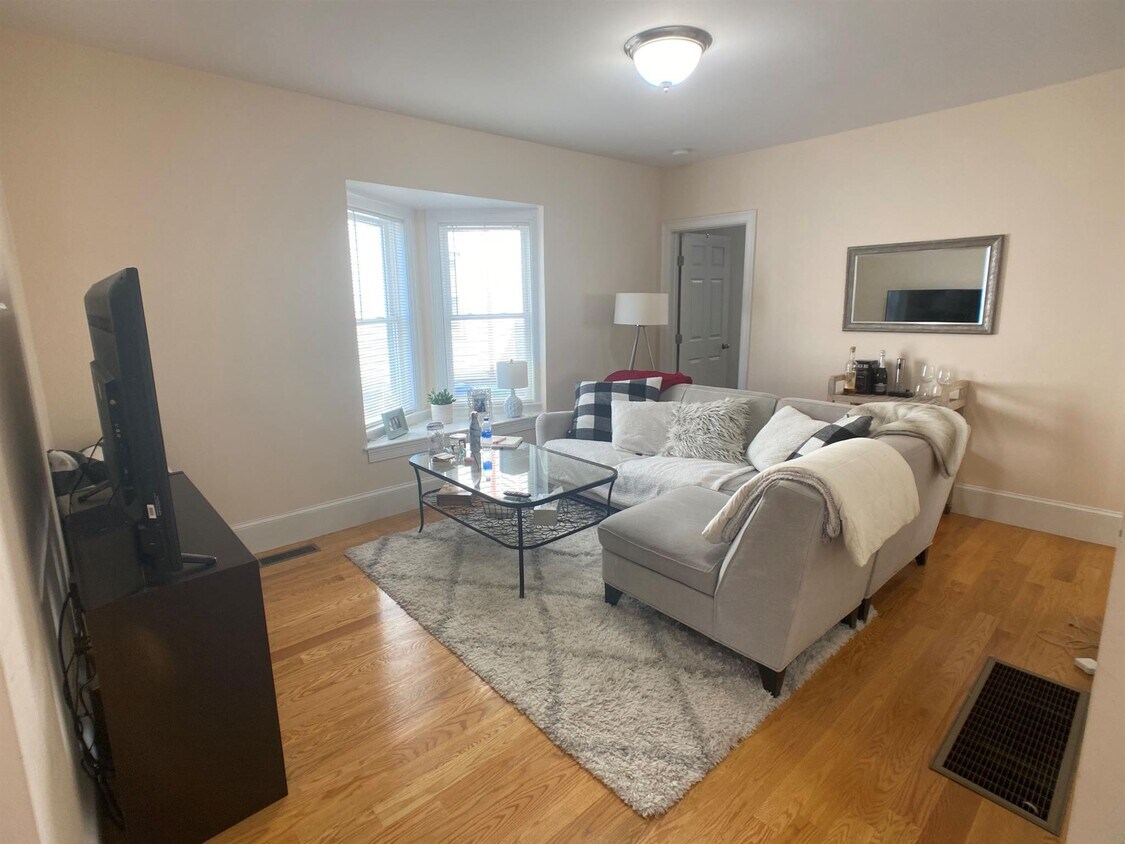 Foto principal - 23 Willard Ave