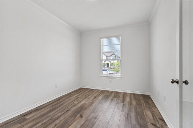 Foto del edificio - 15818 Dove Holw Dr