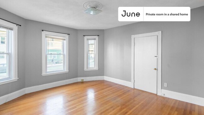 Foto del edificio - Room in Shared 5 bed/1 bath home