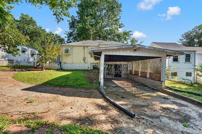 Building Photo - 575 Glorose Dr