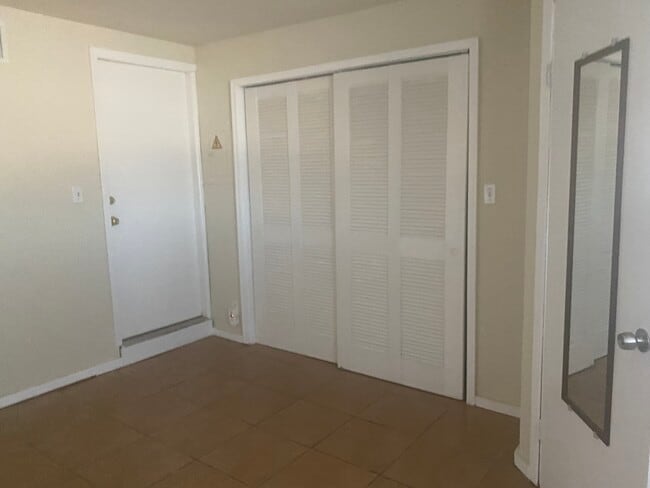 Bedroom with Closet - 500 Hawthorne Ave