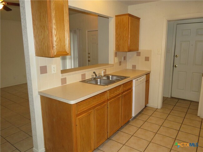 Foto del edificio - 2609 Lucille Dr