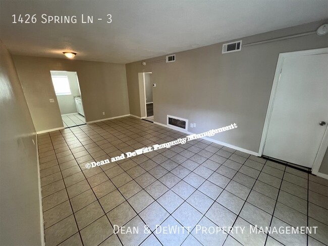 Photo - 1426 Spring Ln Apartment
