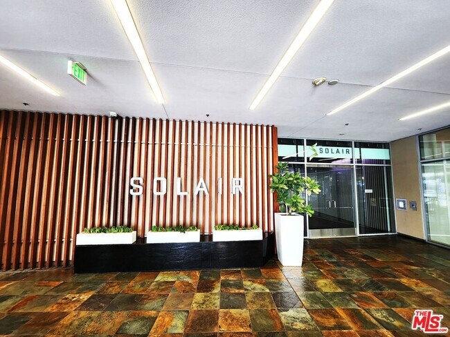 Foto del edificio - 3785 Wilshire Blvd