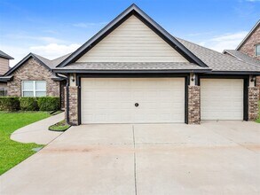Building Photo - 1501 Tahoe Ln