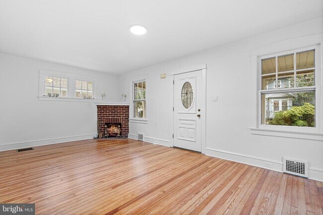 Building Photo - 126 Estaugh Ave