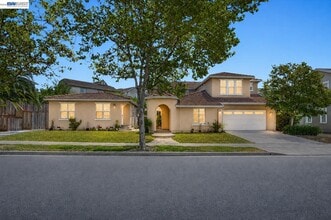 Building Photo - 1132 Chancery Way