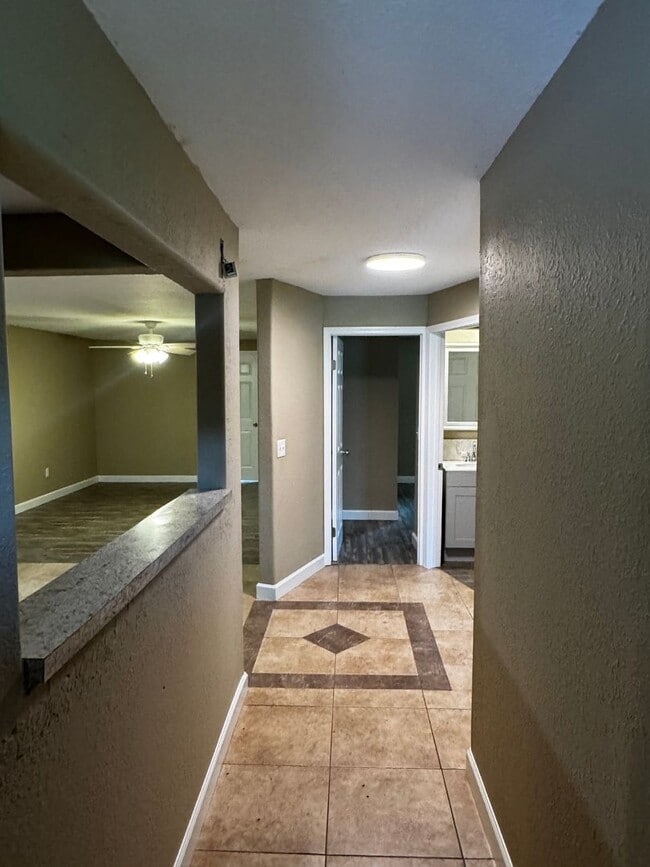 Building Photo - Cozy & Private 2-Bedroom Duplex Rental in Ocala