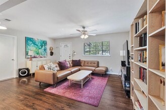 Building Photo - 1715 W St Johns Ave