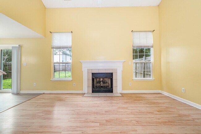 Building Photo - 9026 Tibble Creek Way