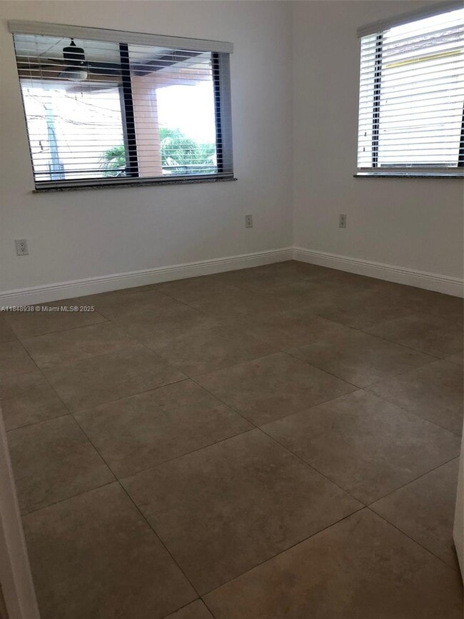 Foto del edificio - 2268 SW 8th St