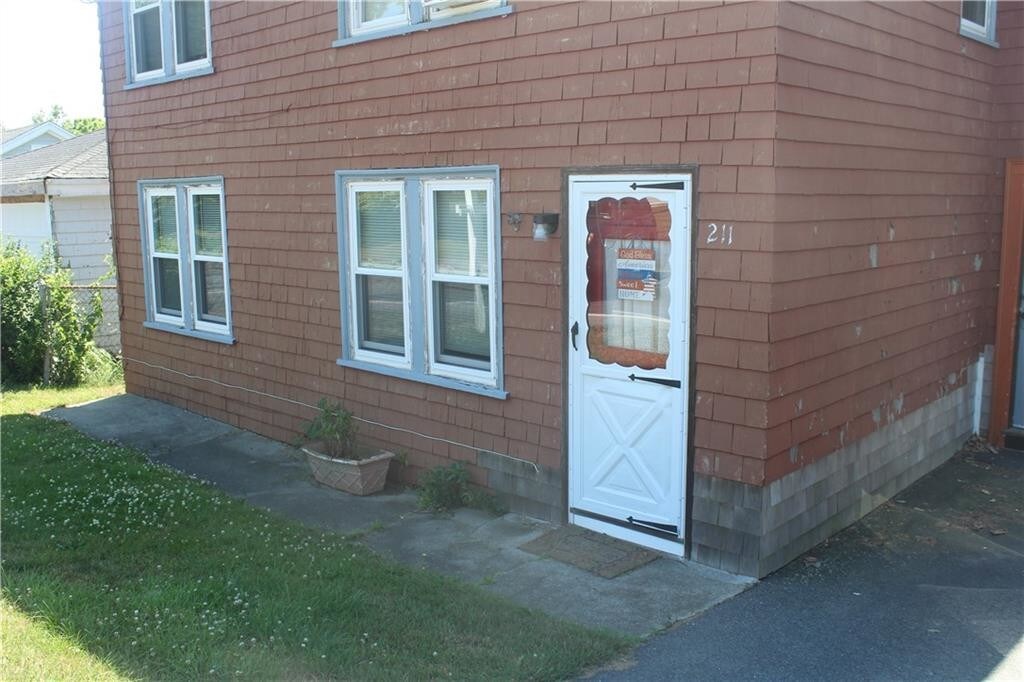 Primary Photo - 211 Wolcott Ave