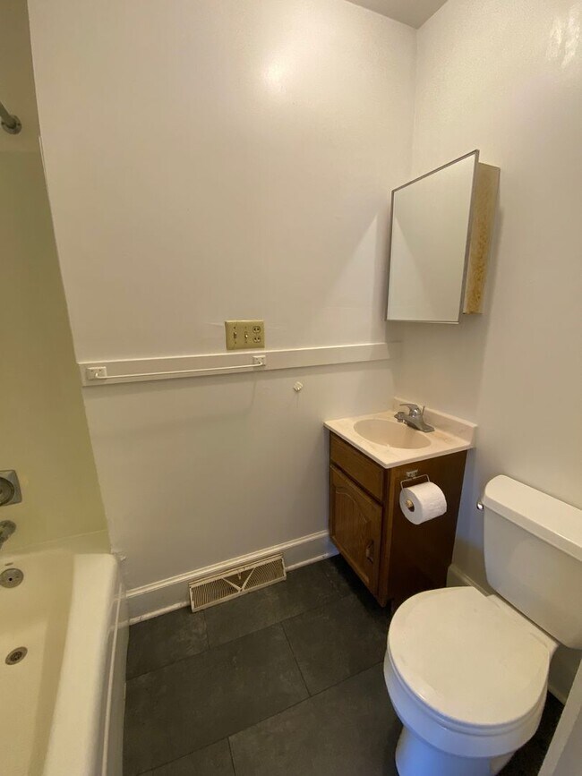 Foto del edificio - 947 E Gorham St