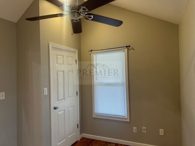 Foto del edificio - West Port/Plaza area Home! 2 bedroom/ 1 ba...