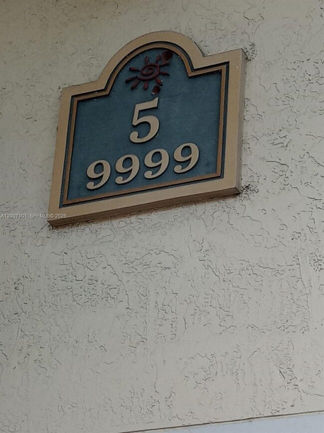 Building Photo - 9999 Summerbreeze Dr