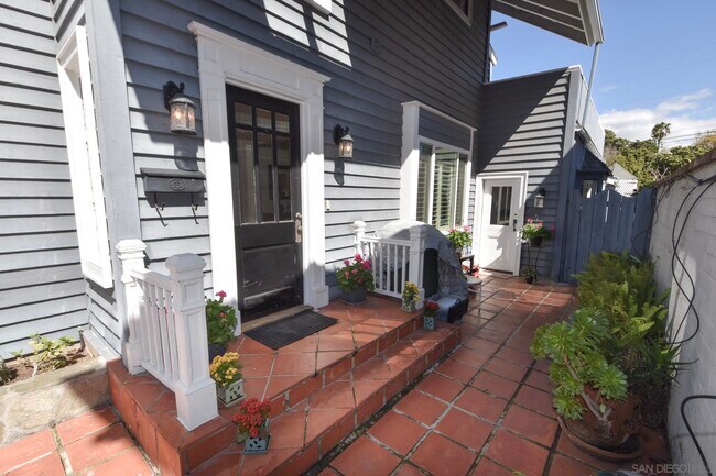 Building Photo - 681 Margarita Ave