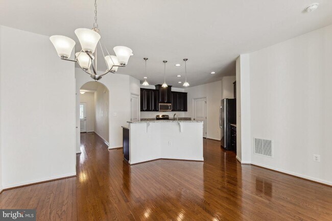 Foto del edificio - 41661 McMonagle Square