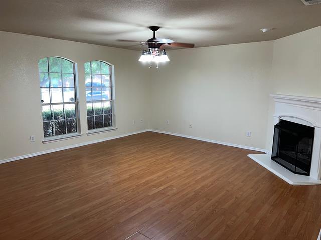 Building Photo - 421 Bretts Way