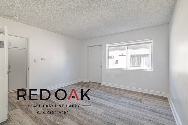Building Photo - 1305 Griffith St