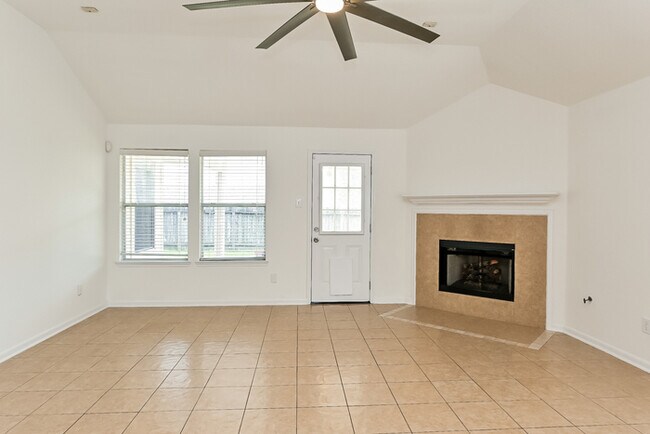 Foto del edificio - 15207 Bentridge Dr