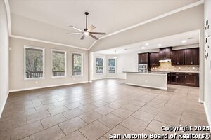 Foto del edificio - 15527 Birdstone Ln