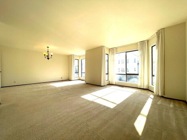 Building Photo - 1417 20th Ave