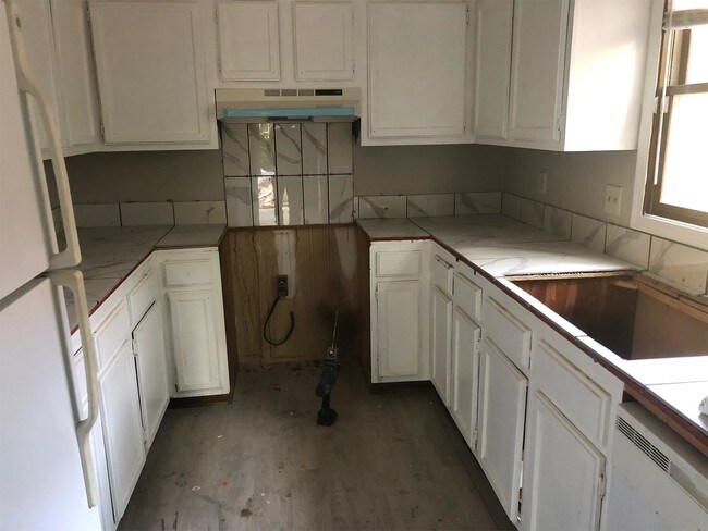 Building Photo - 955A Glastonbury Cir