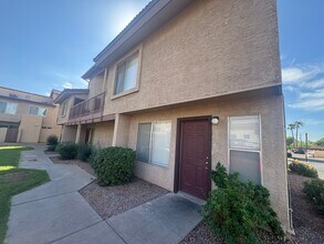 Building Photo - 4828 W Orangewood Ave