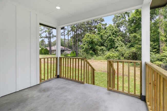 Foto del edificio - 611 Bridgeview Dr