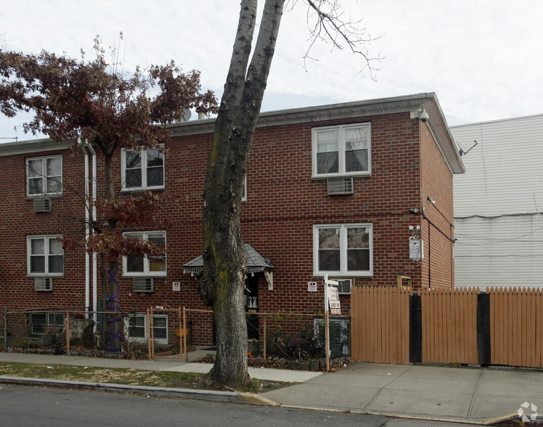 4025 150th St, Flushing, NY 11354 Apartments in Flushing, NY