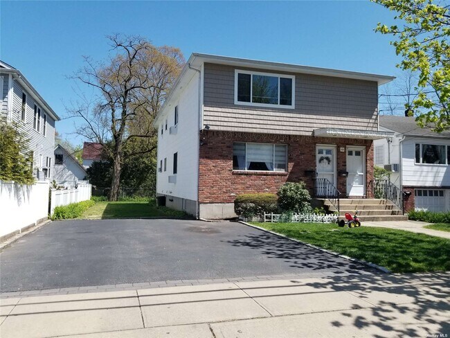 Building Photo - 52 Juniper Rd