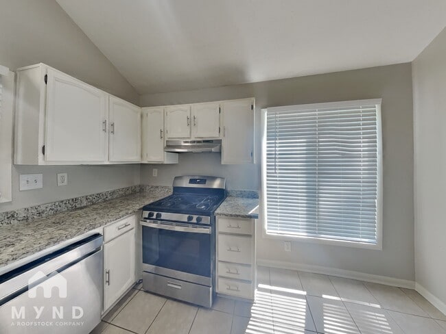 Building Photo - 2616 Fieldstone View Ln SE