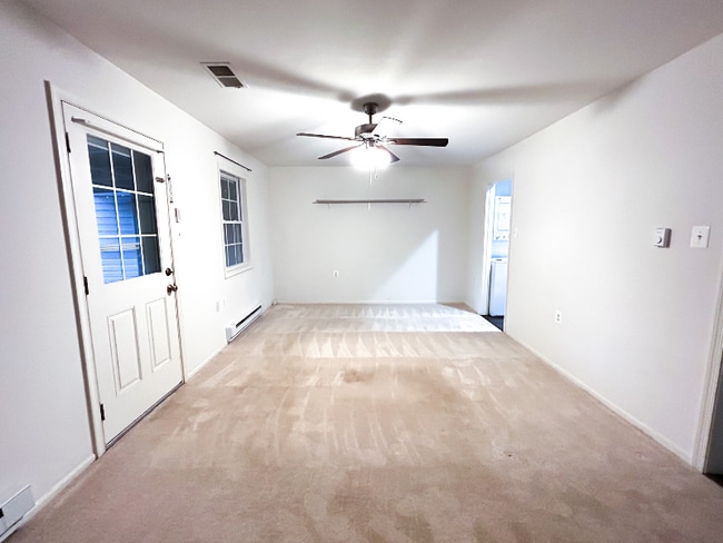 Building Photo - 305 Rock Spring Dr SW