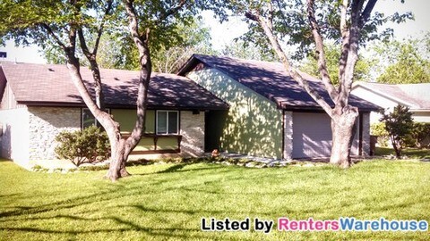 Primary Photo - 2401 Sheri Oak Ln