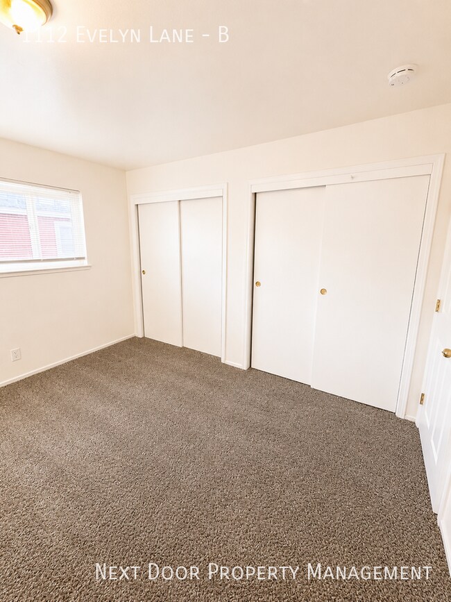 Foto del edificio - 1112 Evelyn Ln