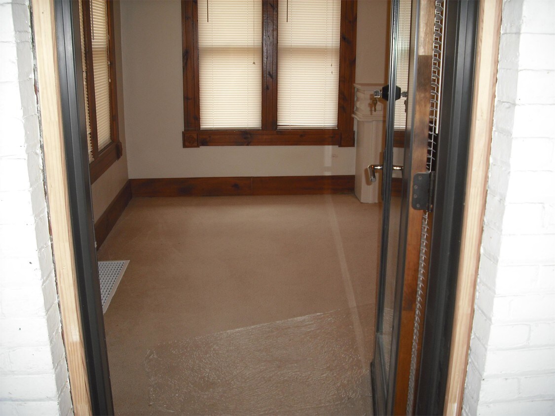 Primary Photo - 937 Kellogg St