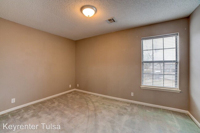 Building Photo - 3 br, 2.5 bath House - 6908 Silver Oak Place