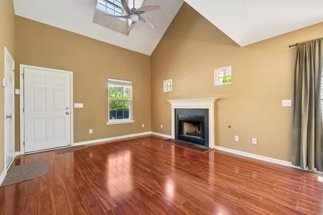 Building Photo - Available Now! 3-bedroom home with off str...