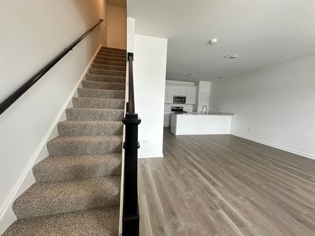 Building Photo - 2274 Barbera Dr